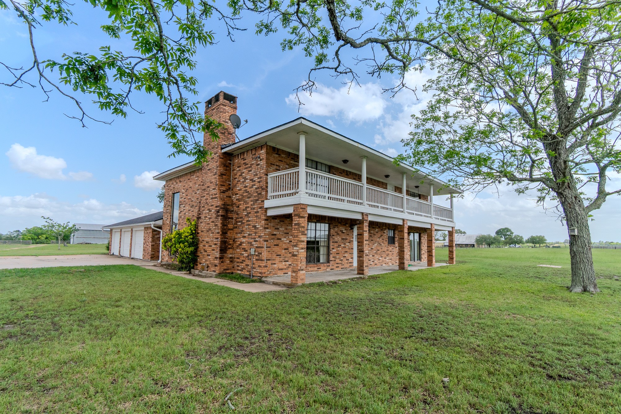 2745 Holub Road Schulenburg, TX 78956 - Photo 24 of 40 a front view of a house with garden