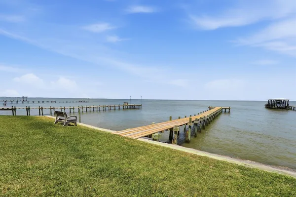 $1,279,000 | 4019 Bayshore Drive, Bacliff, TX 77518