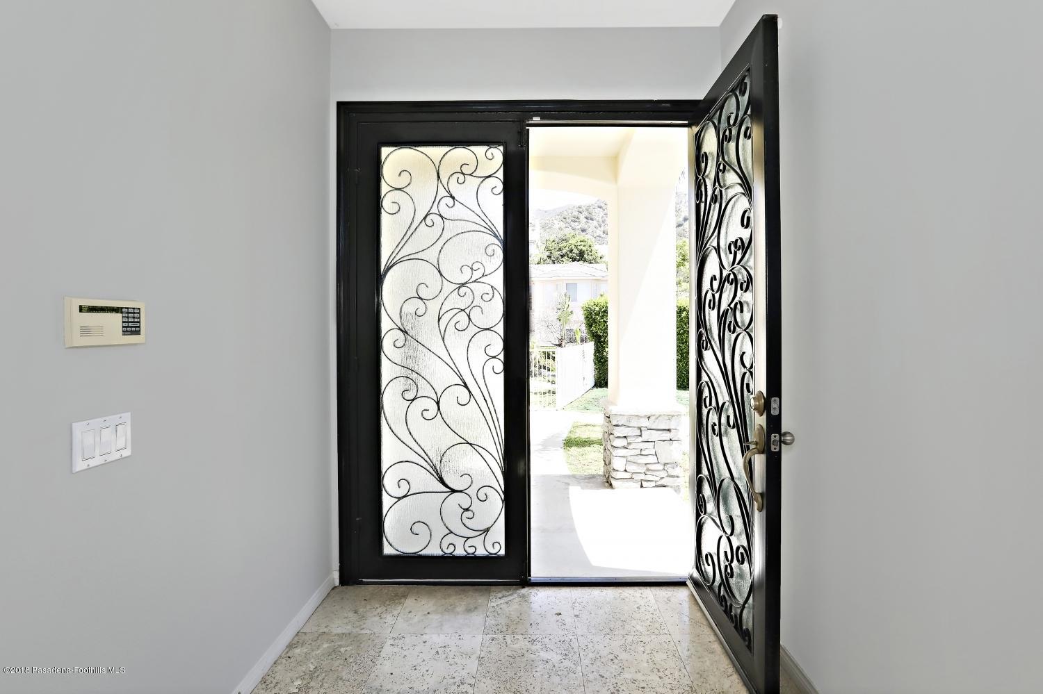 3816 Sky View Lane Glendale, CA 91214 - Photo 5 of 59 05