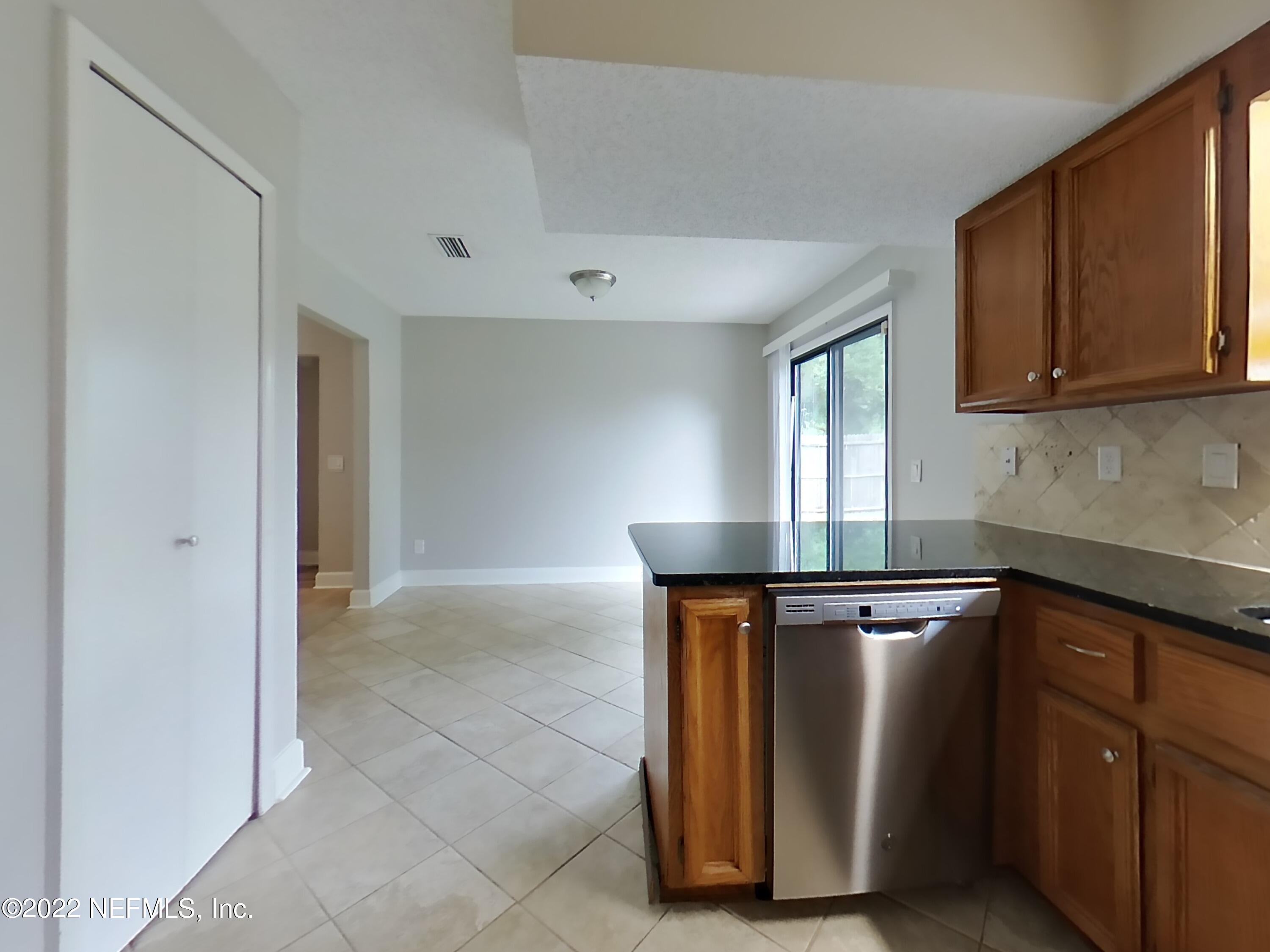 2435 Burns Drive Middleburg, FL 32068 - Photo 7 of 19 6_Image_jRy4GlYyQN