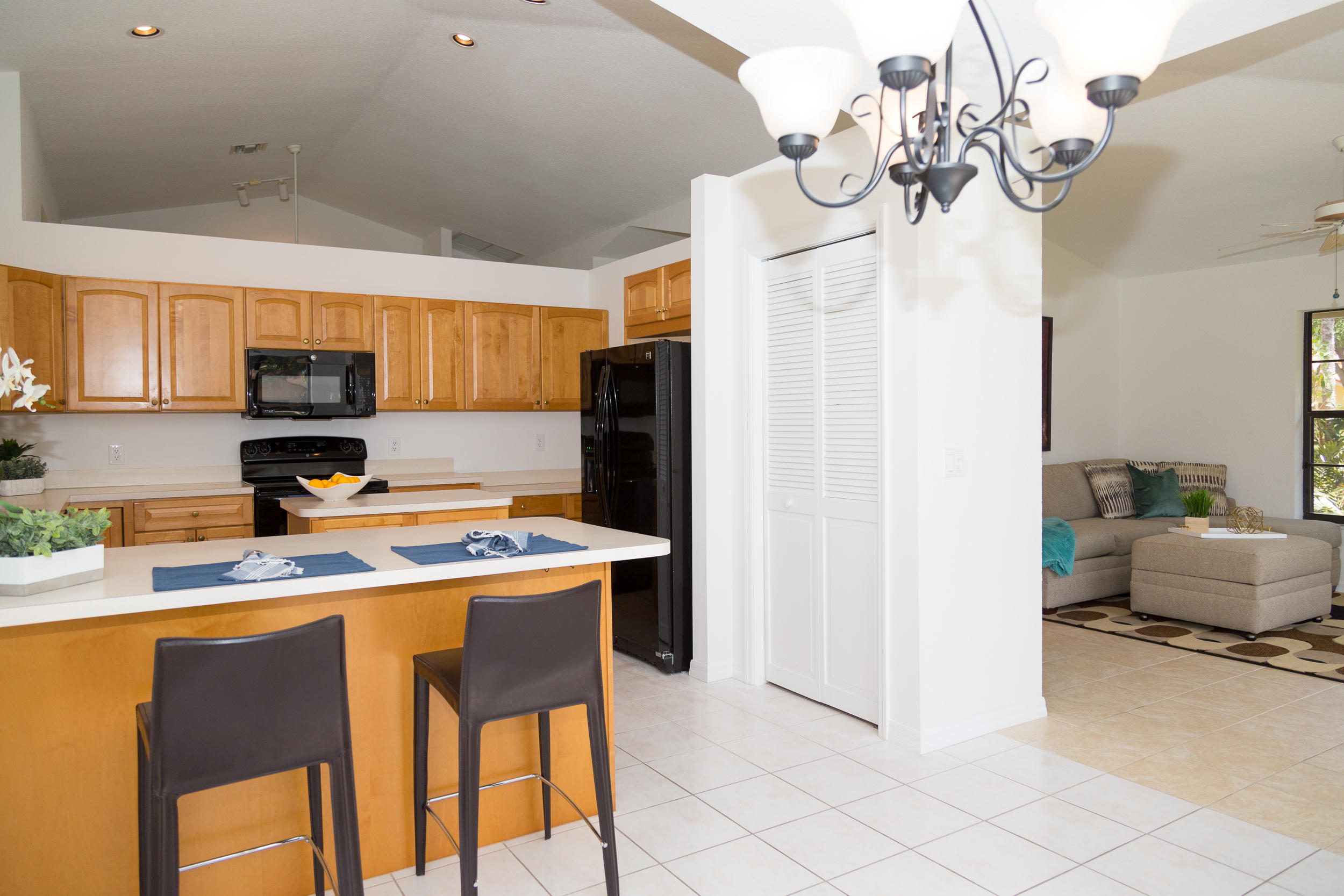 2330 Rabbit Hollowe Circle Delray Beach, FL 33445 - Photo 21 of 39 Eat-in Kitchen with pantry