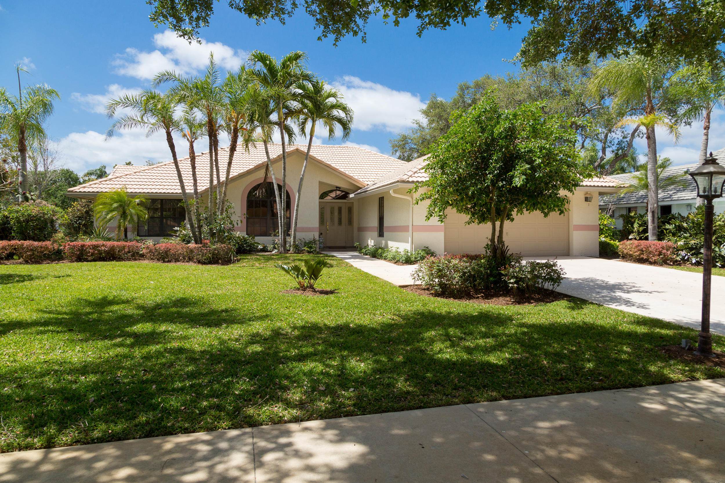 2330 Rabbit Hollowe Circle Delray Beach, FL 33445 - Photo 3 of 39 Charming Curb Appeal!