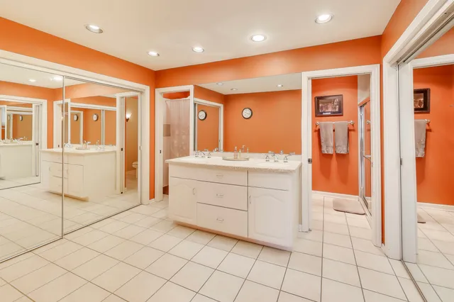 a view of an ocean view