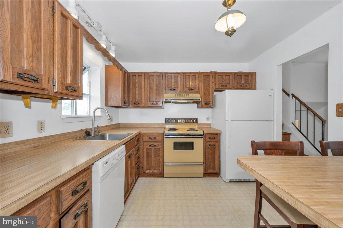 1300 Holliben Road Severna Park, MD 21146 - Photo 13 of 69