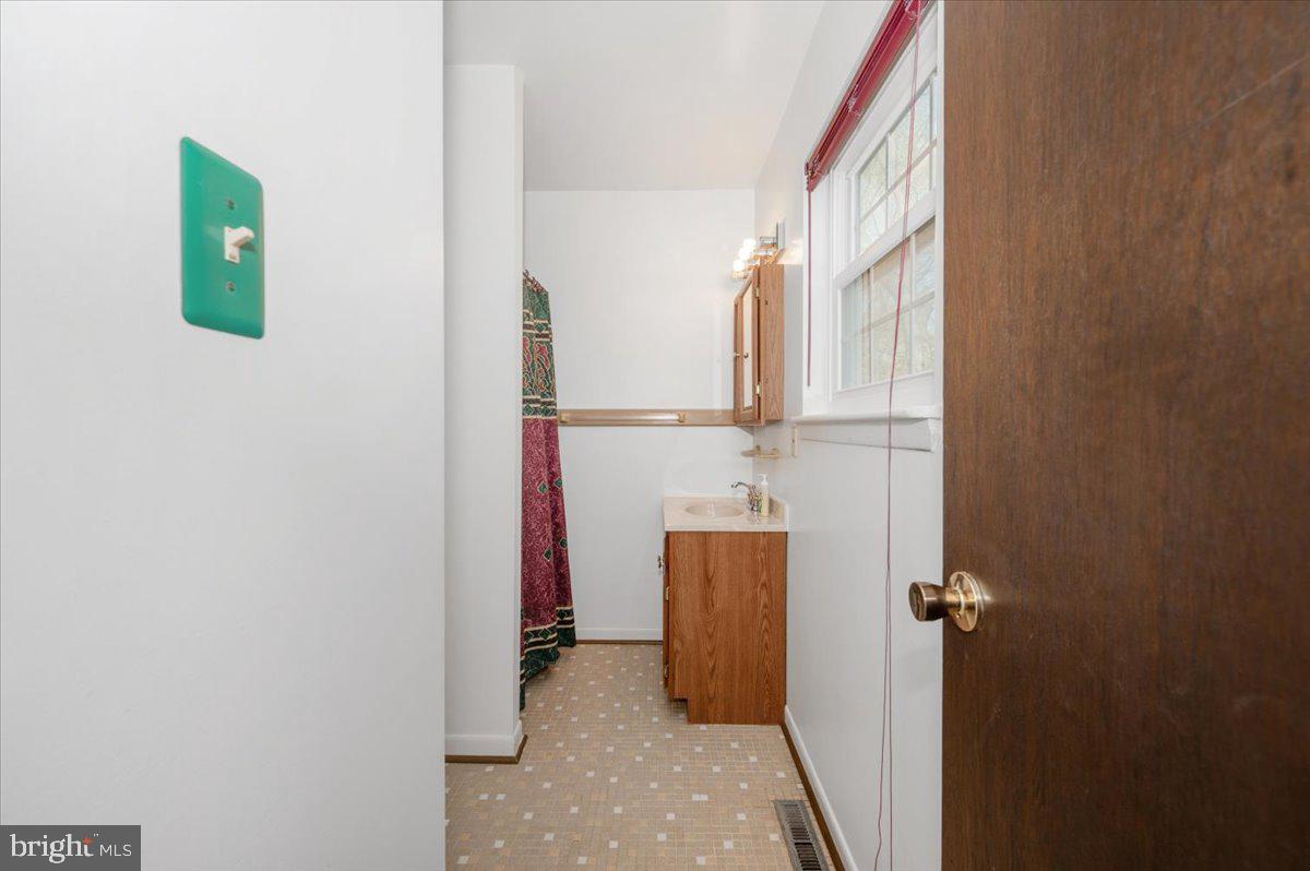 1300 Holliben Road Severna Park, MD 21146 - Photo 24 of 69