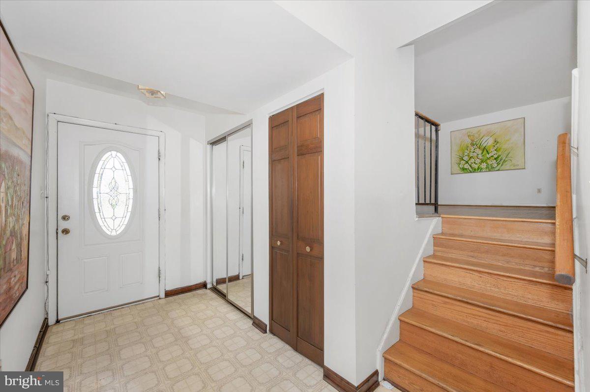 1300 Holliben Road Severna Park, MD 21146 - Photo 5 of 69