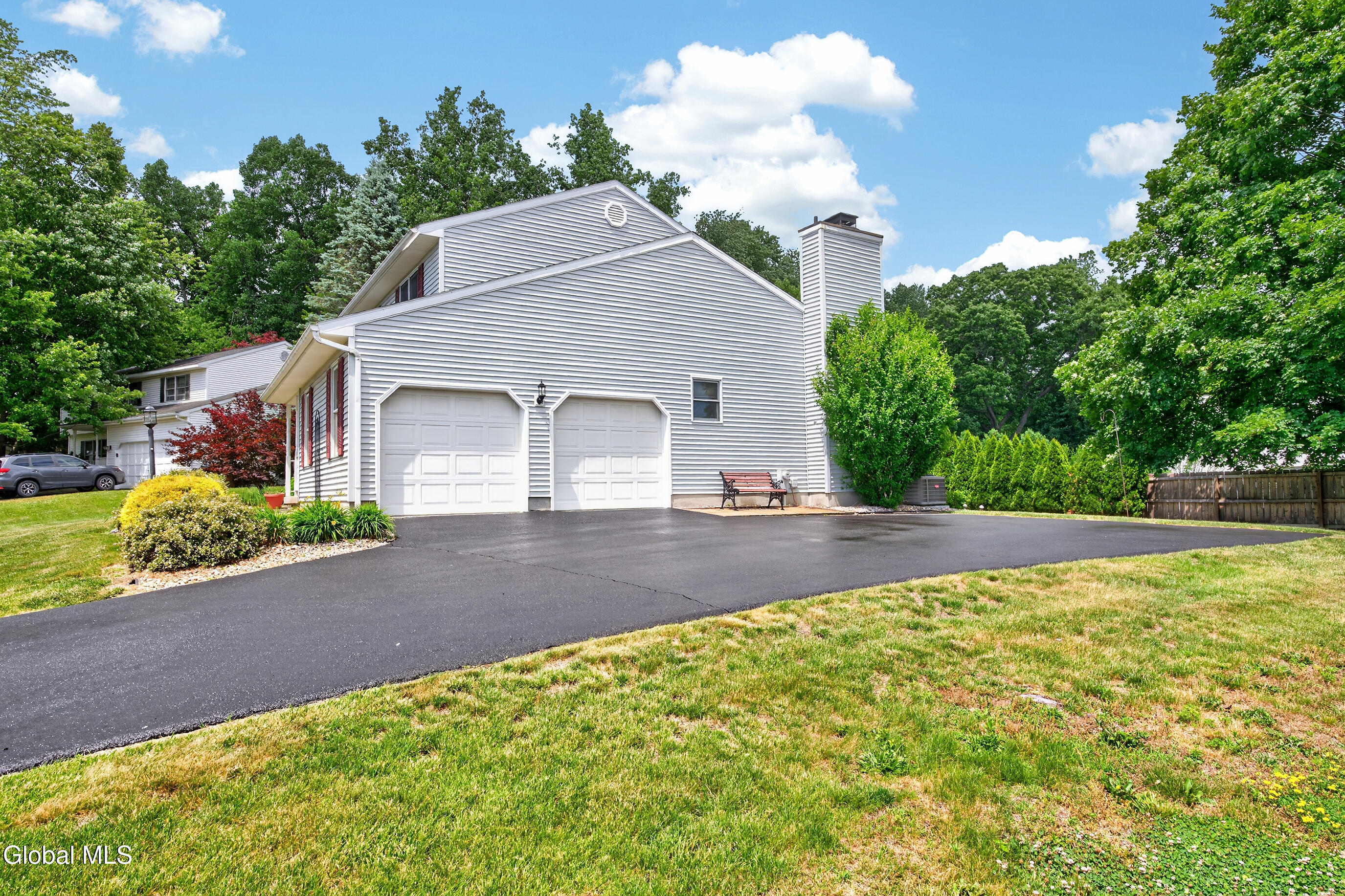 44 Mallard Road Bethlehem, NY 12077 - Photo 5 of 90 004-44-Mallard-Rd-Glenmont-NY-12077