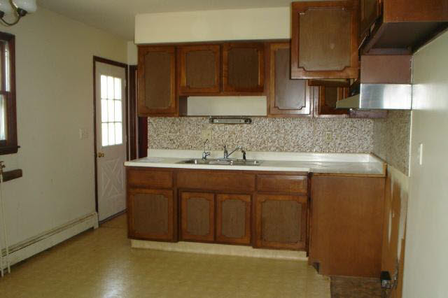 1584 East Division Road Portland, IN 47371 - Photo 3 of 11 Gallery Image 3
