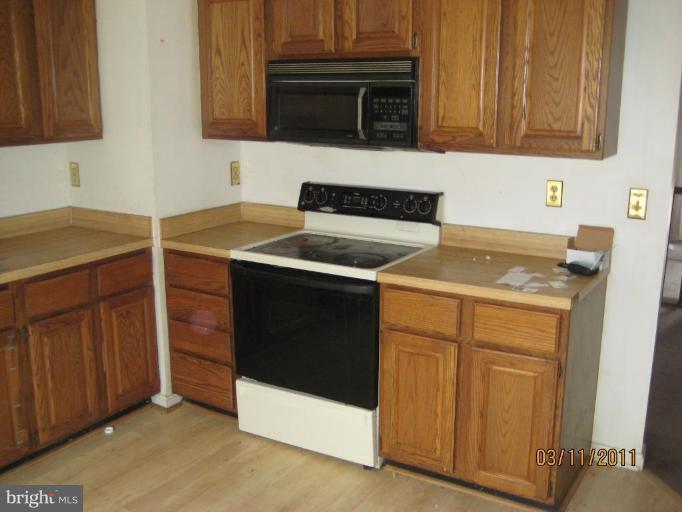 11927 Sentinel Point Court Reston, VA 20191 - Photo 3 of 10 Kitchen #3