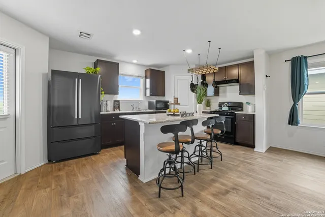 $1,700 | 15562 Crimson Topaz, San Antonio, TX 78253