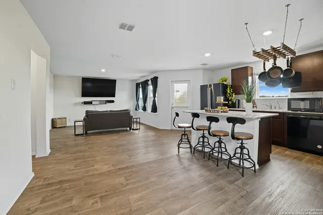 $1,700 | 15562 Crimson Topaz, San Antonio, TX 78253