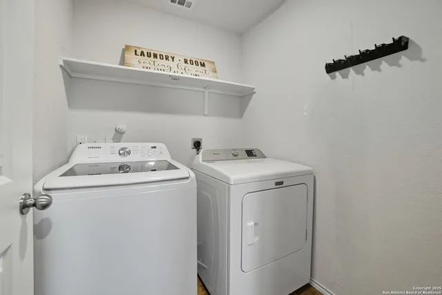 $1,700 | 15562 Crimson Topaz, San Antonio, TX 78253