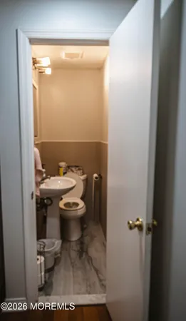 $2,400 | 295 Roosevelt Avenue, Oakhurst, NJ 07755