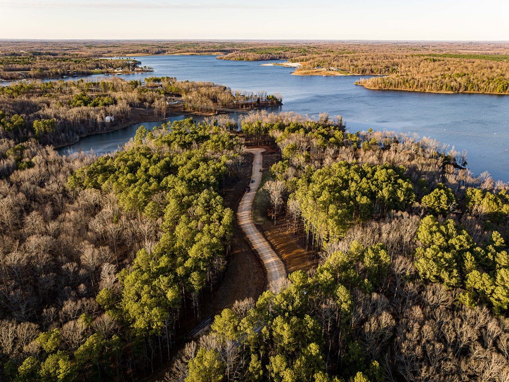 0 Stately Oak Drive Huntingdon, TN 38344 - Photo 6 of 9 a view of city and ocean