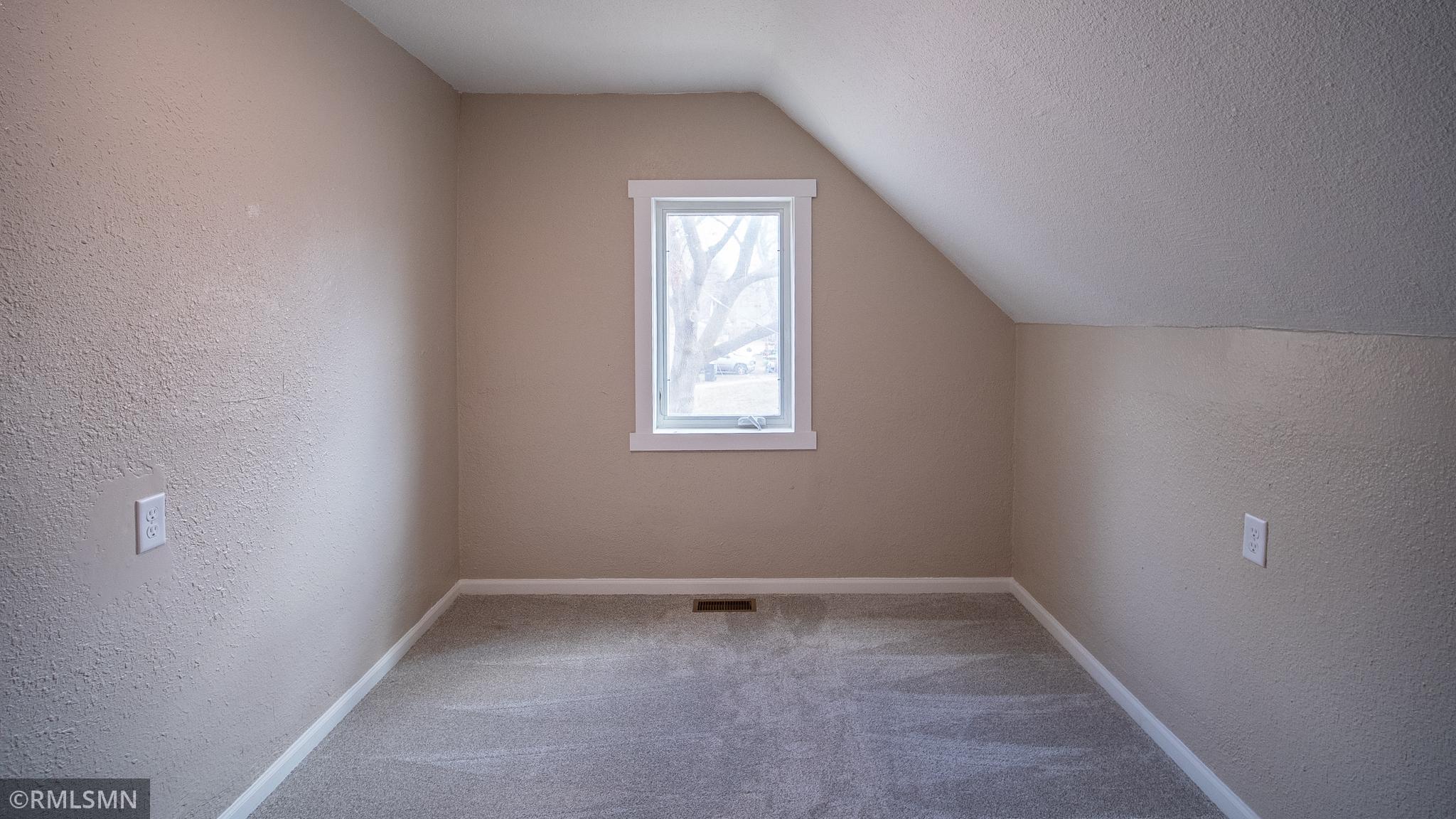 323 7th Avenue Southeast Rochester, MN 55904 - Photo 10 of 12