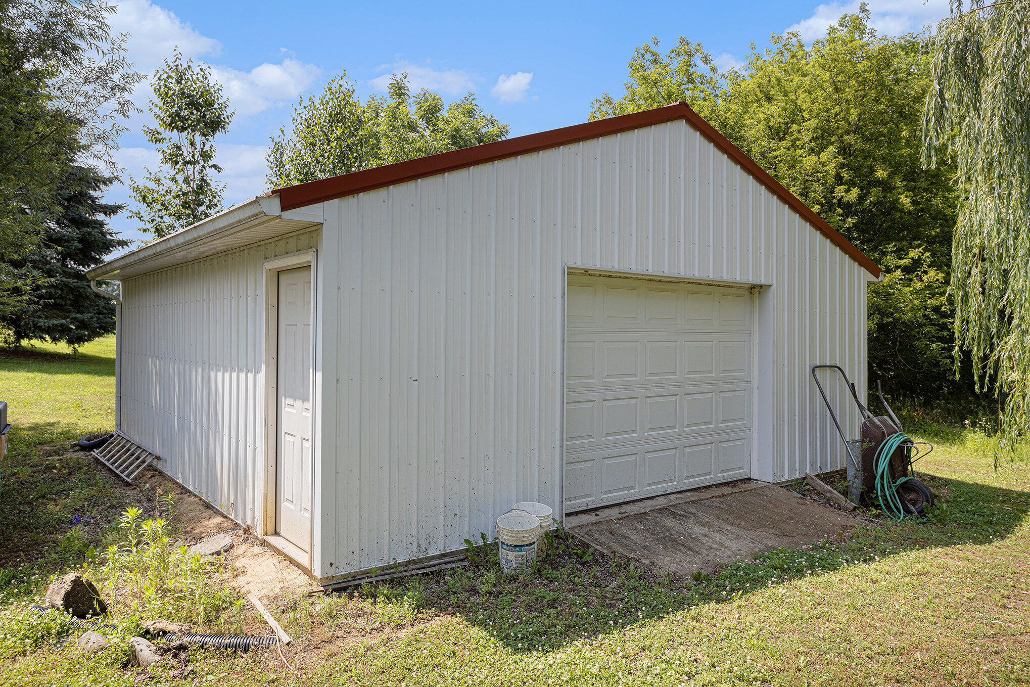 405 West Osborne Road Delton, MI 49046 - Photo 15 of 16 015__90a5490_919