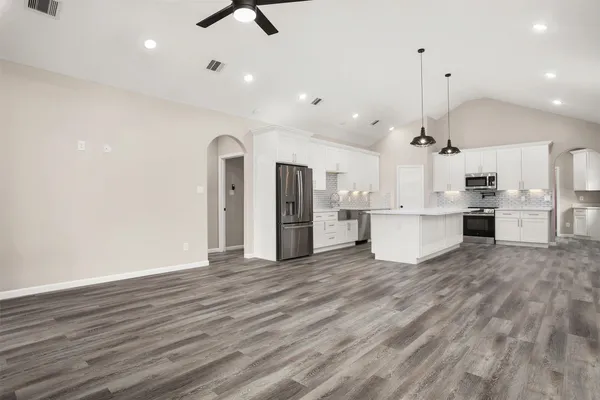 $484,900 | 3617 Pecan Drive, Bacliff, TX 77518