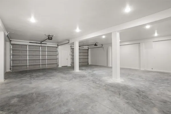 $484,900 | 3617 Pecan Drive, Bacliff, TX 77518