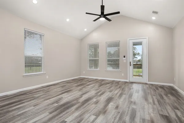 $484,900 | 3617 Pecan Drive, Bacliff, TX 77518