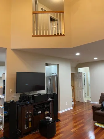 $2,800 | 5030 Archer Lane North, Minneapolis, MN 55446