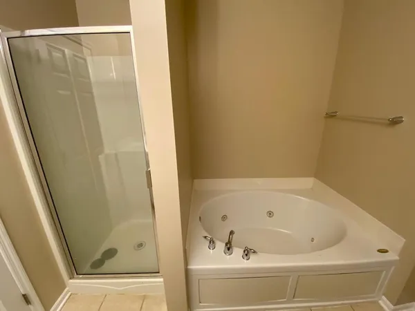 $2,800 | 5030 Archer Lane North, Minneapolis, MN 55446