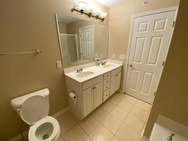 $2,800 | 5030 Archer Lane North, Minneapolis, MN 55446