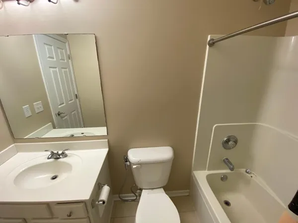 $2,800 | 5030 Archer Lane North, Minneapolis, MN 55446