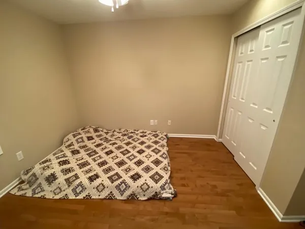 $2,800 | 5030 Archer Lane North, Minneapolis, MN 55446