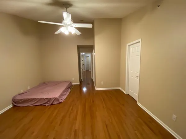 $2,800 | 5030 Archer Lane North, Minneapolis, MN 55446