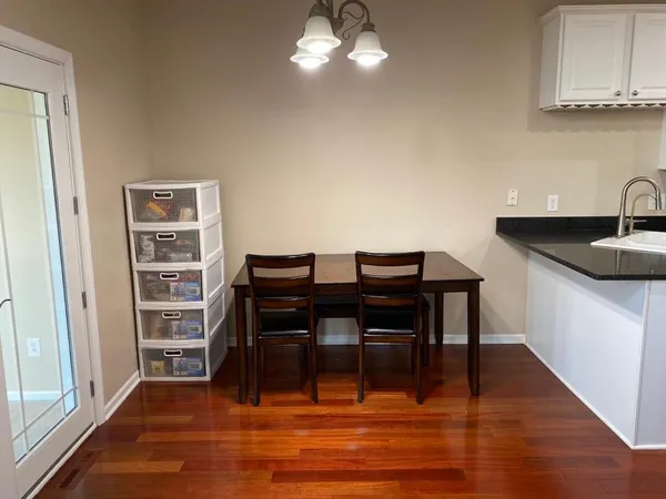 $2,800 | 5030 Archer Lane North, Minneapolis, MN 55446