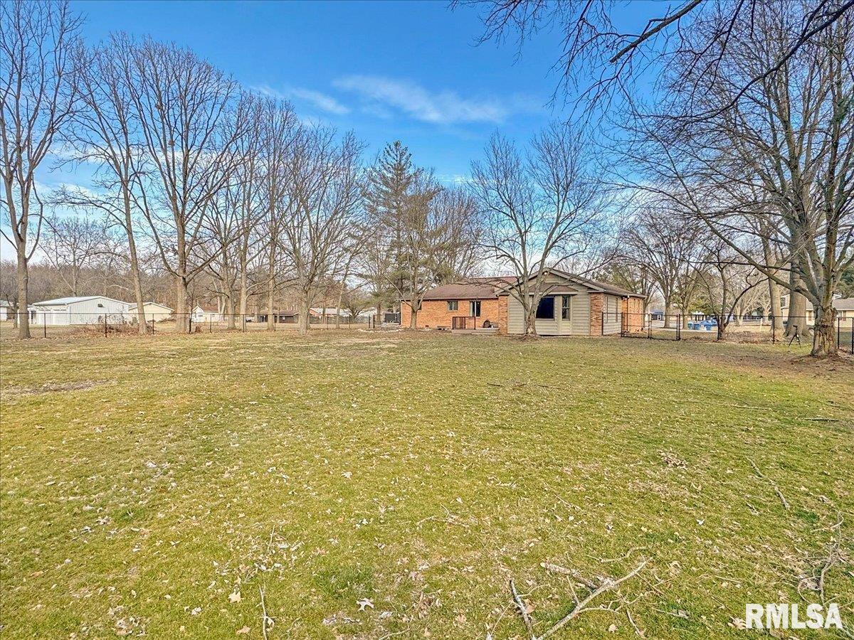 15 Wind Cave Drive Springfield, IL 62712 - Photo 4 of 35