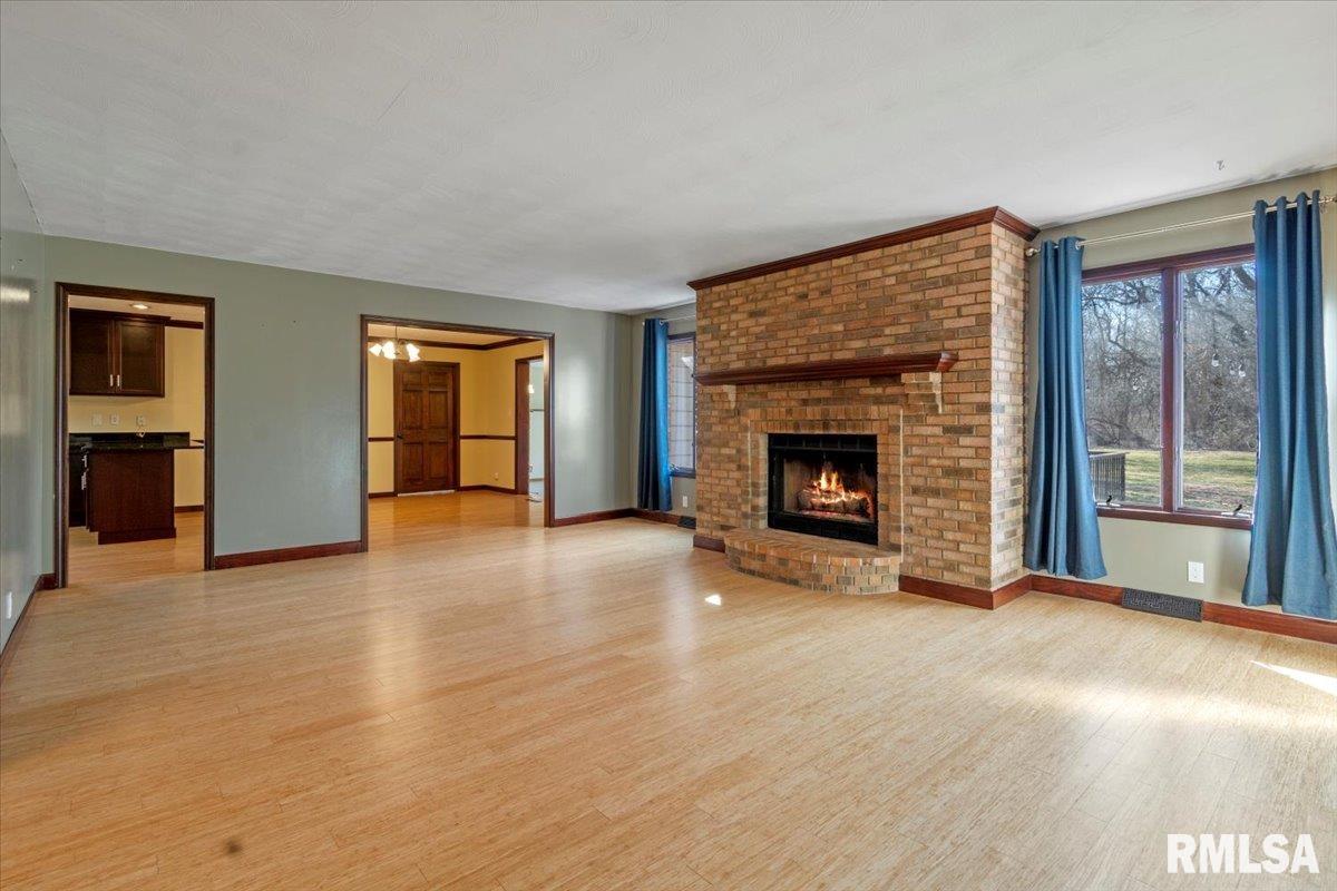 15 Wind Cave Drive Springfield, IL 62712 - Photo 7 of 35