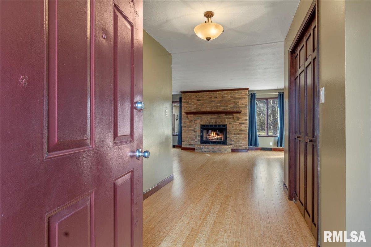 15 Wind Cave Drive Springfield, IL 62712 - Photo 8 of 35