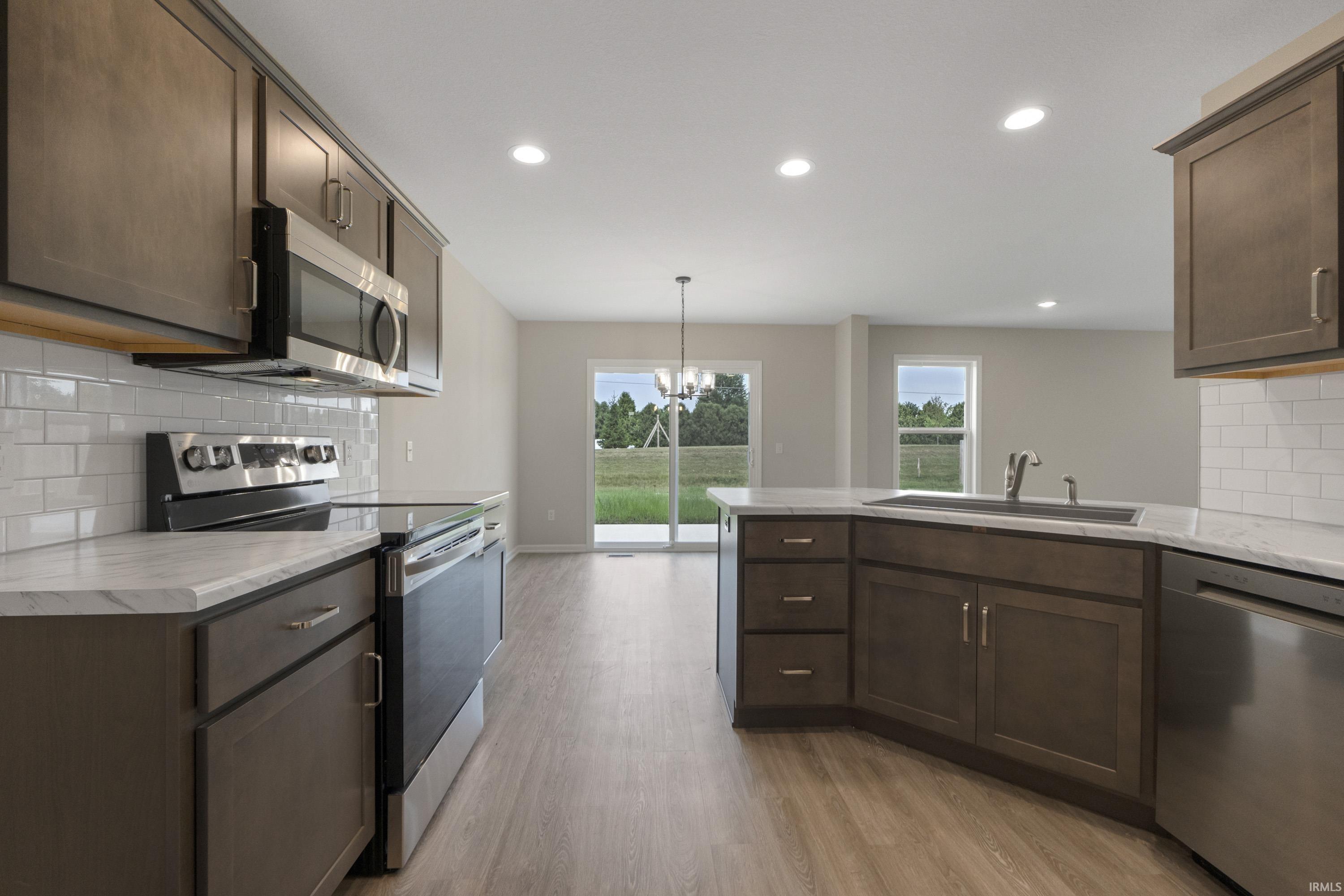 359 Lago Court Fort Wayne, IN 46818 - Photo 4 of 18