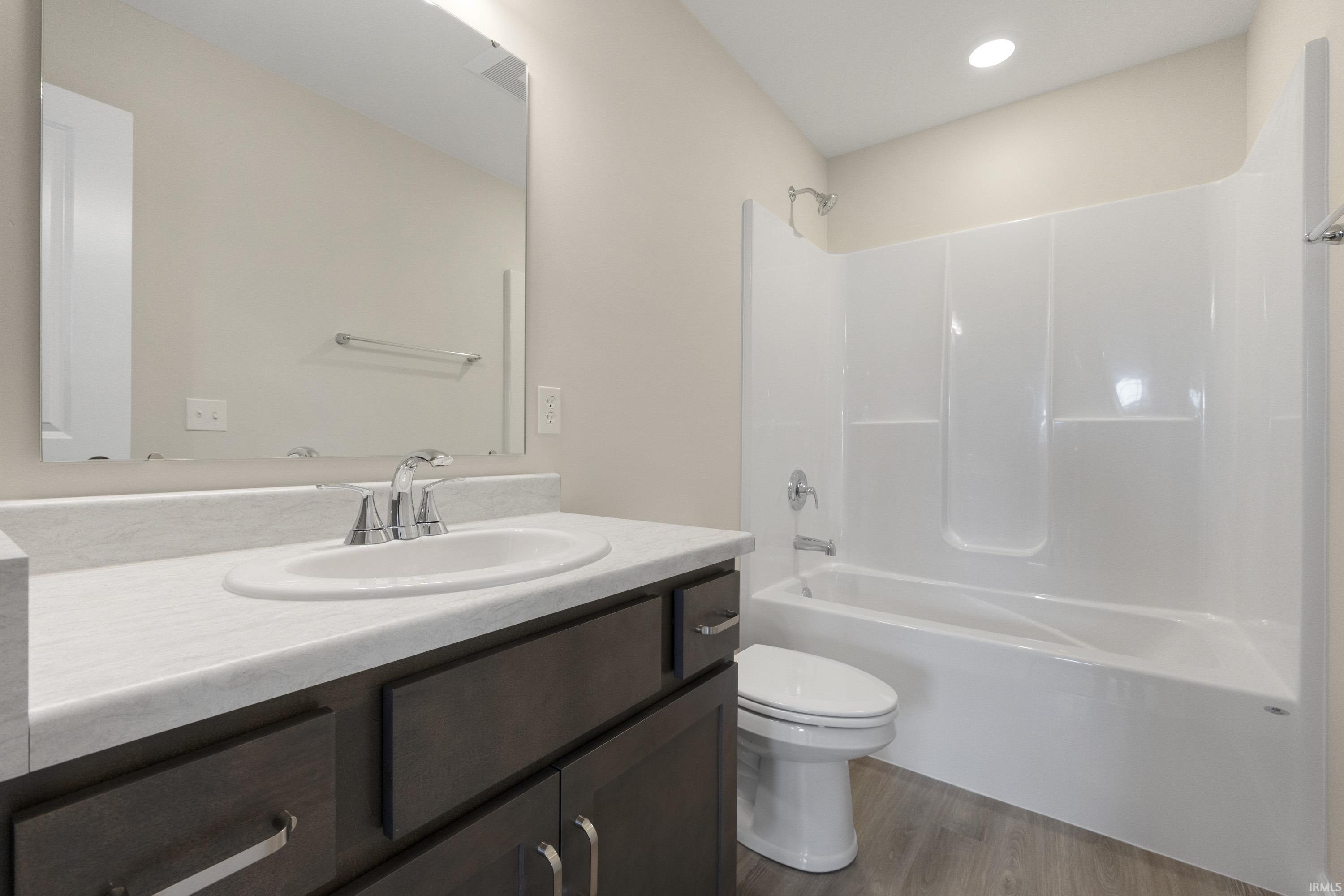 359 Lago Court Fort Wayne, IN 46818 - Photo 10 of 18