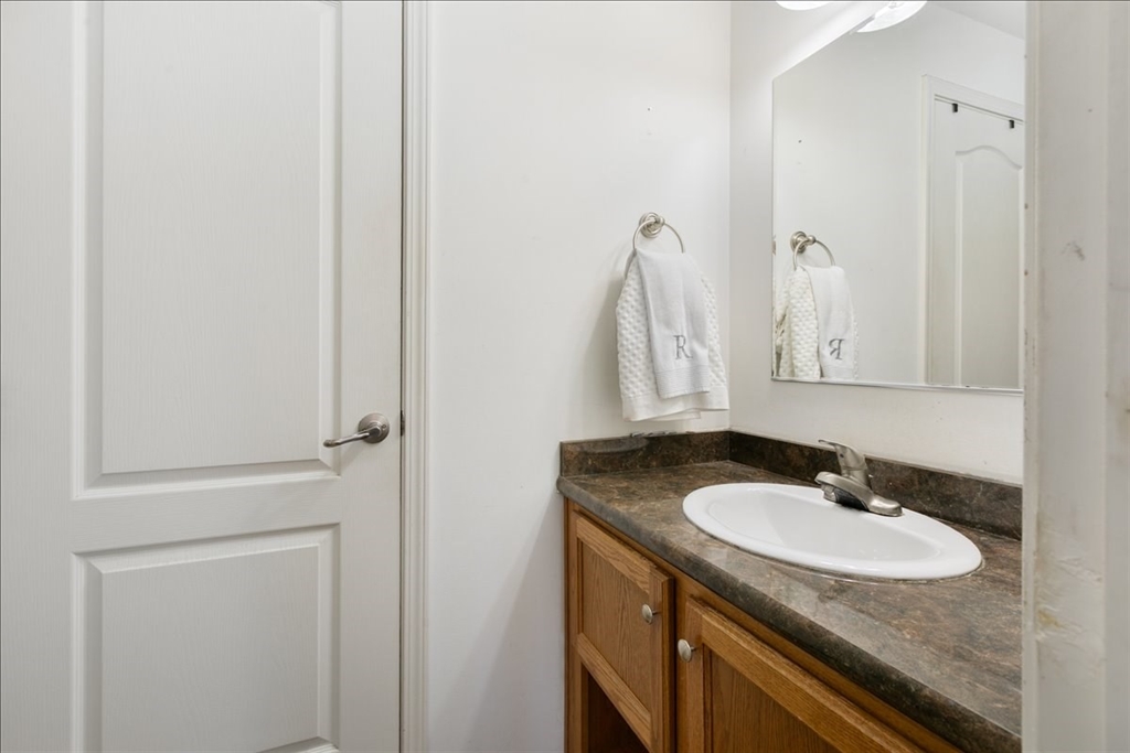 25 Ridgefield Drive Nashua, NH 03062 - Photo 23 of 29