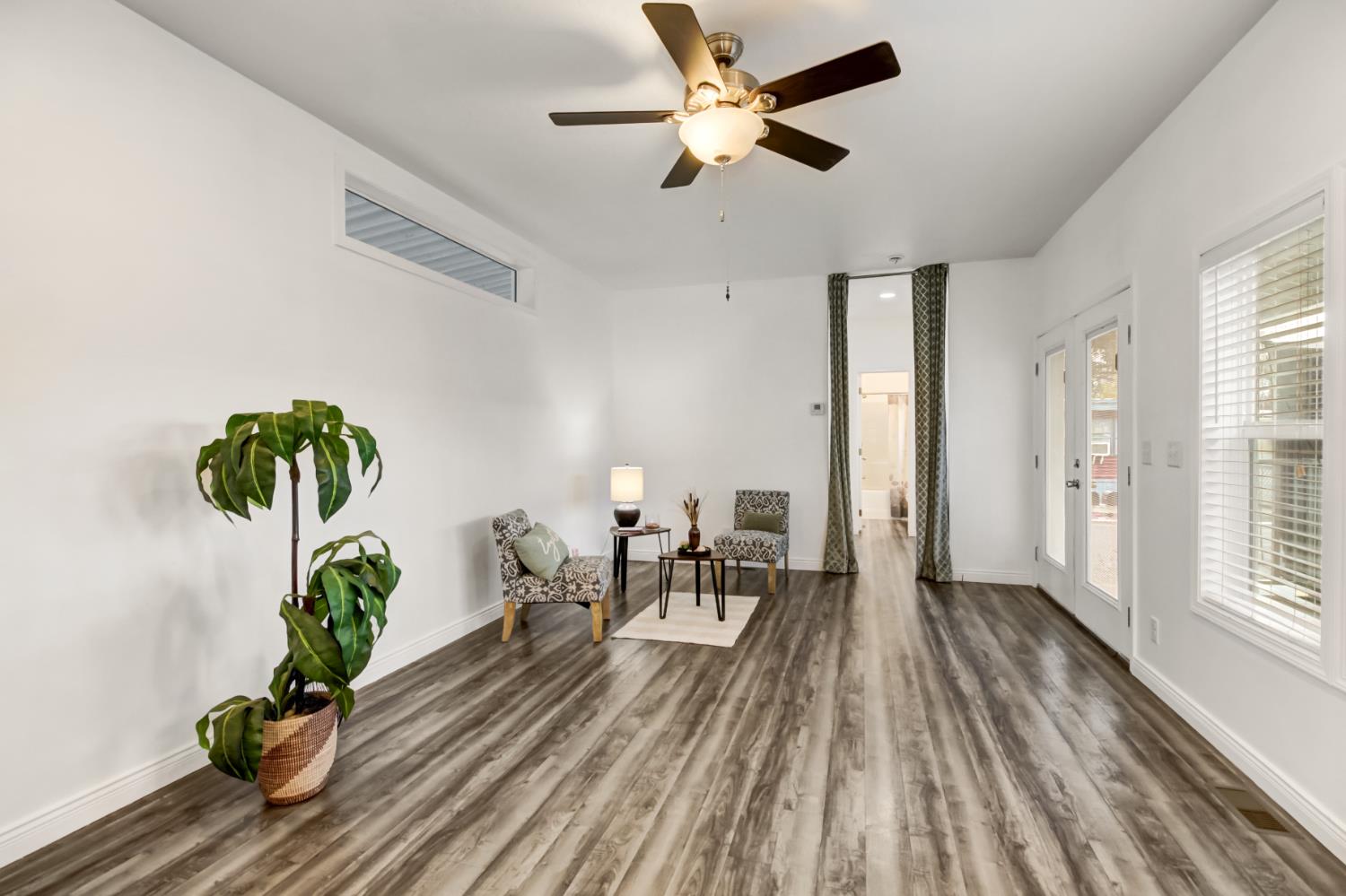 9060 Auburn Folsom Road, Unit 7 Granite Bay, CA 95746 - Photo 2 of 22 a living room with furniture