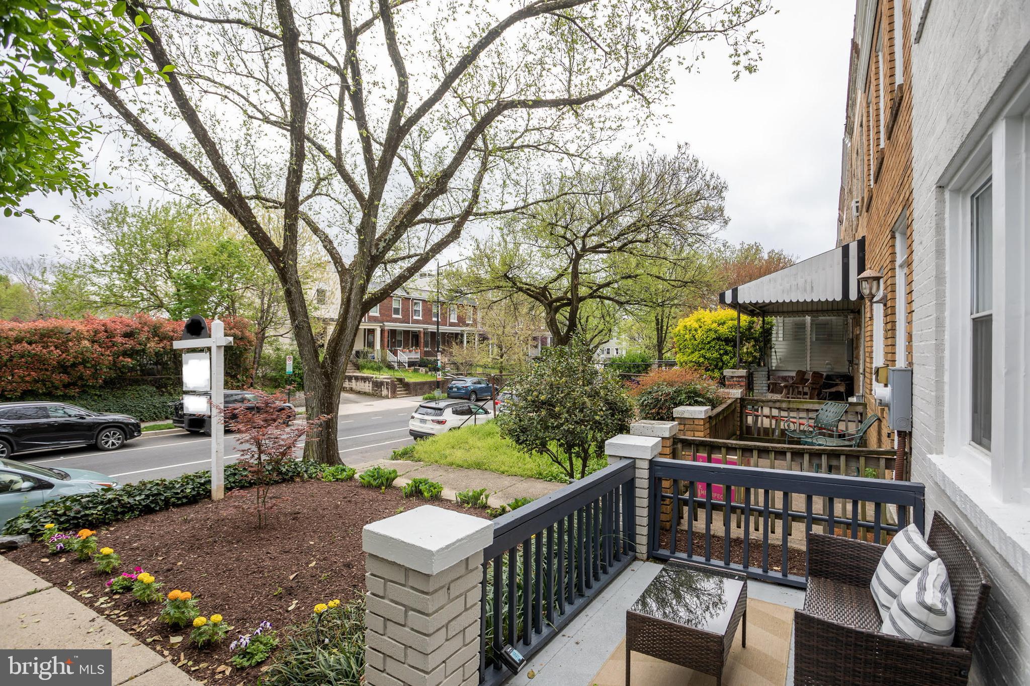 307 17th Street Southeast Washington, DC 20003 - Photo 4 of 33