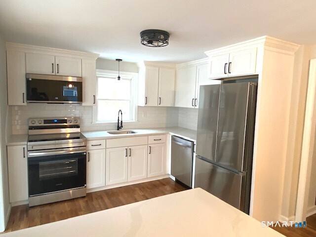 94 Ludlow Road Windsor, CT 06095 - Photo 15 of 40