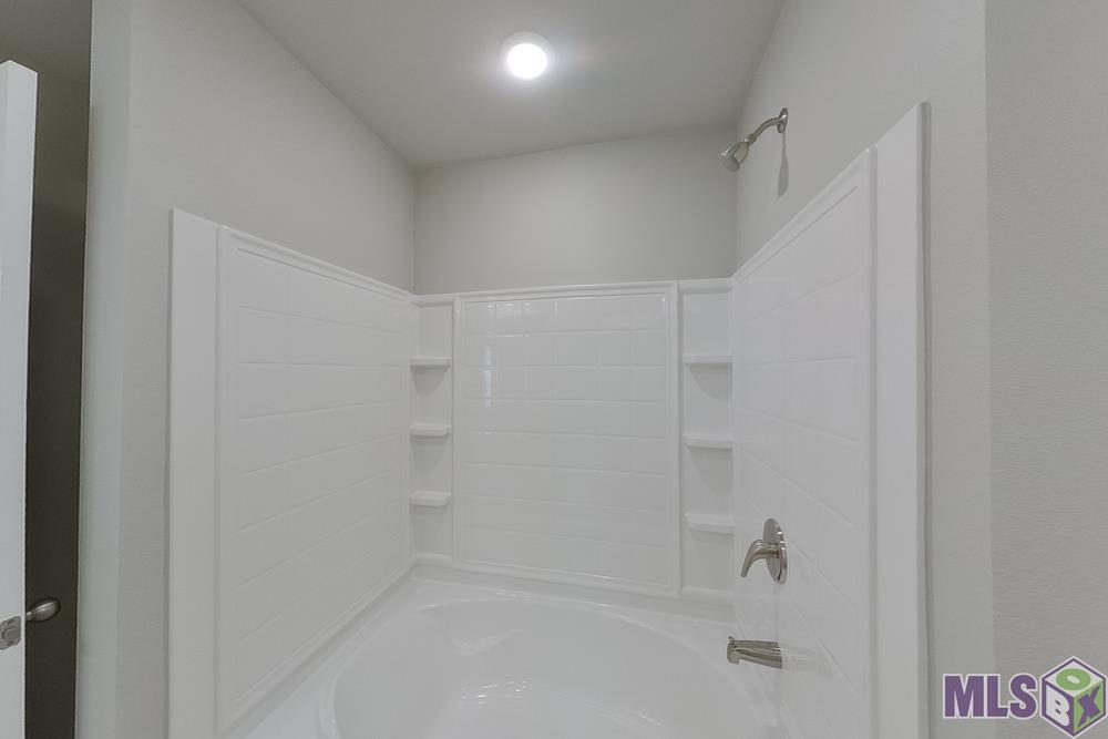 13748 Willowmore Drive Denham Springs, LA 70726 - Photo 15 of 19