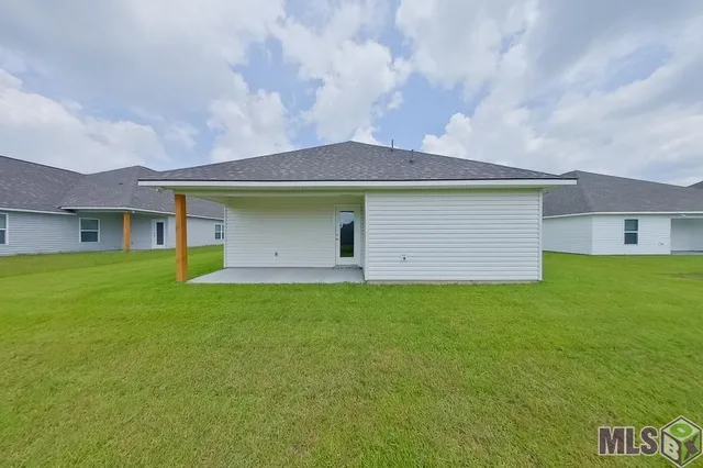 $1,865 | 13748 Willowmore Drive, Denham Springs, LA 70726