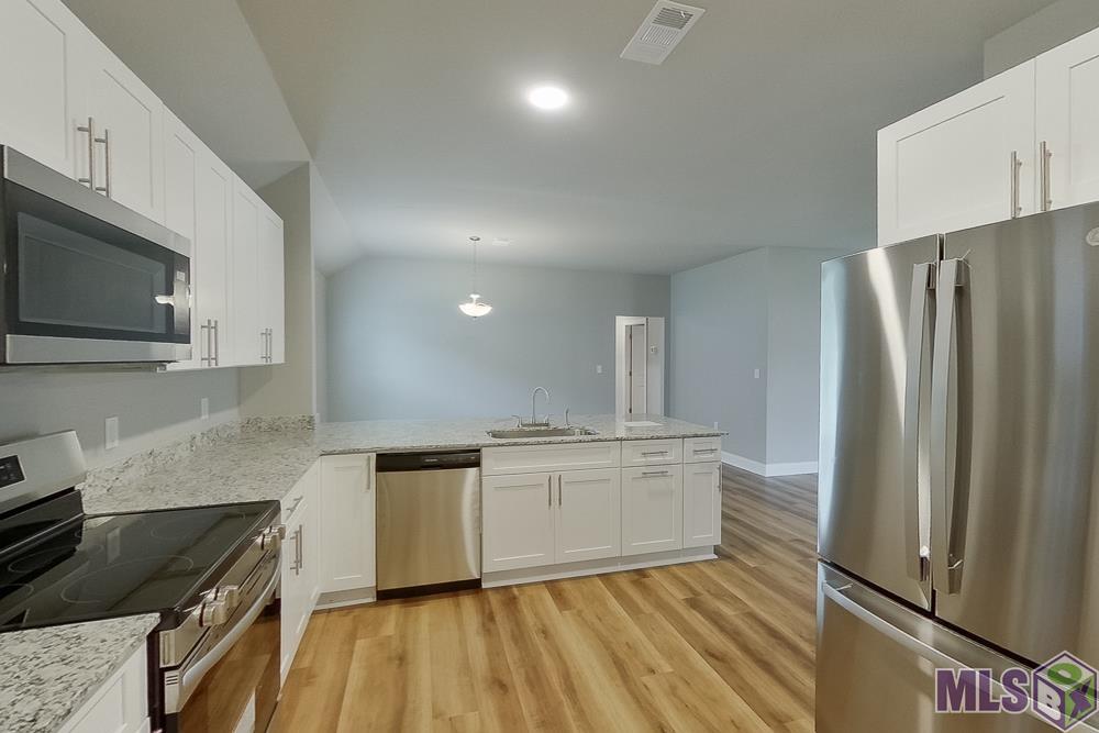 13748 Willowmore Drive Denham Springs, LA 70726 - Photo 4 of 19