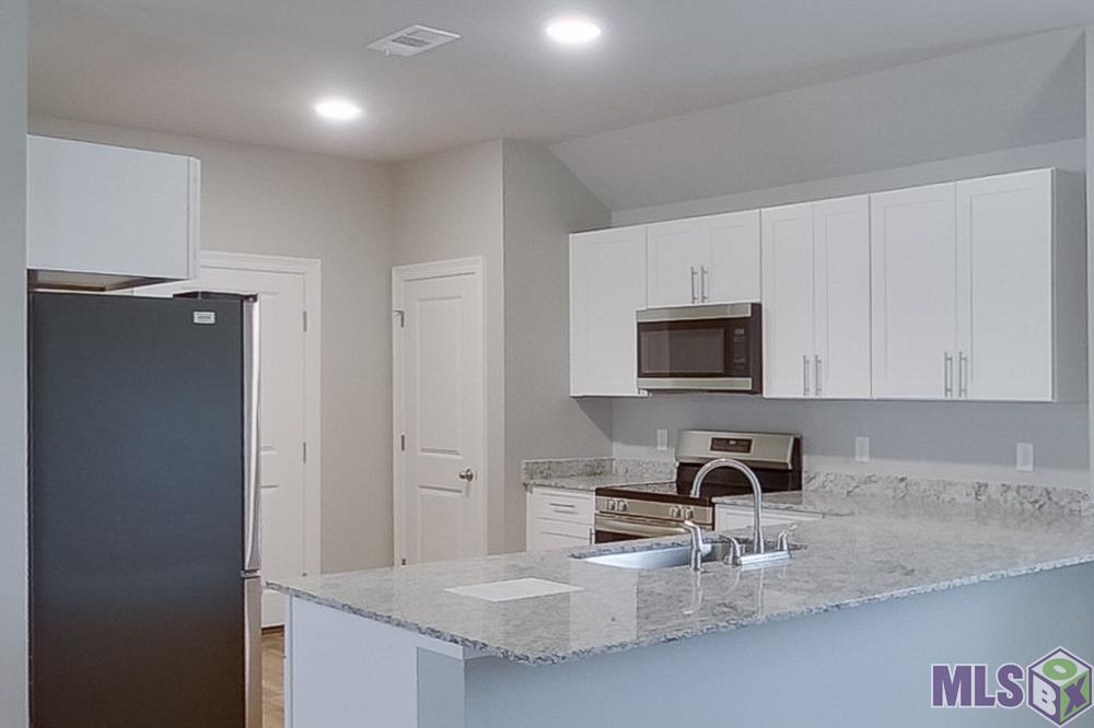 13748 Willowmore Drive Denham Springs, LA 70726 - Photo 5 of 19