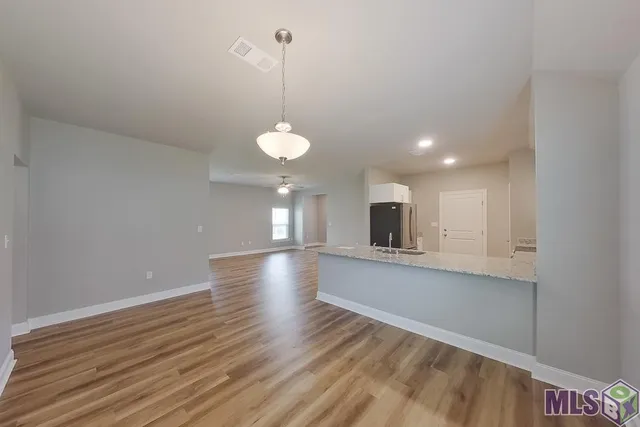 $1,865 | 13748 Willowmore Drive, Denham Springs, LA 70726