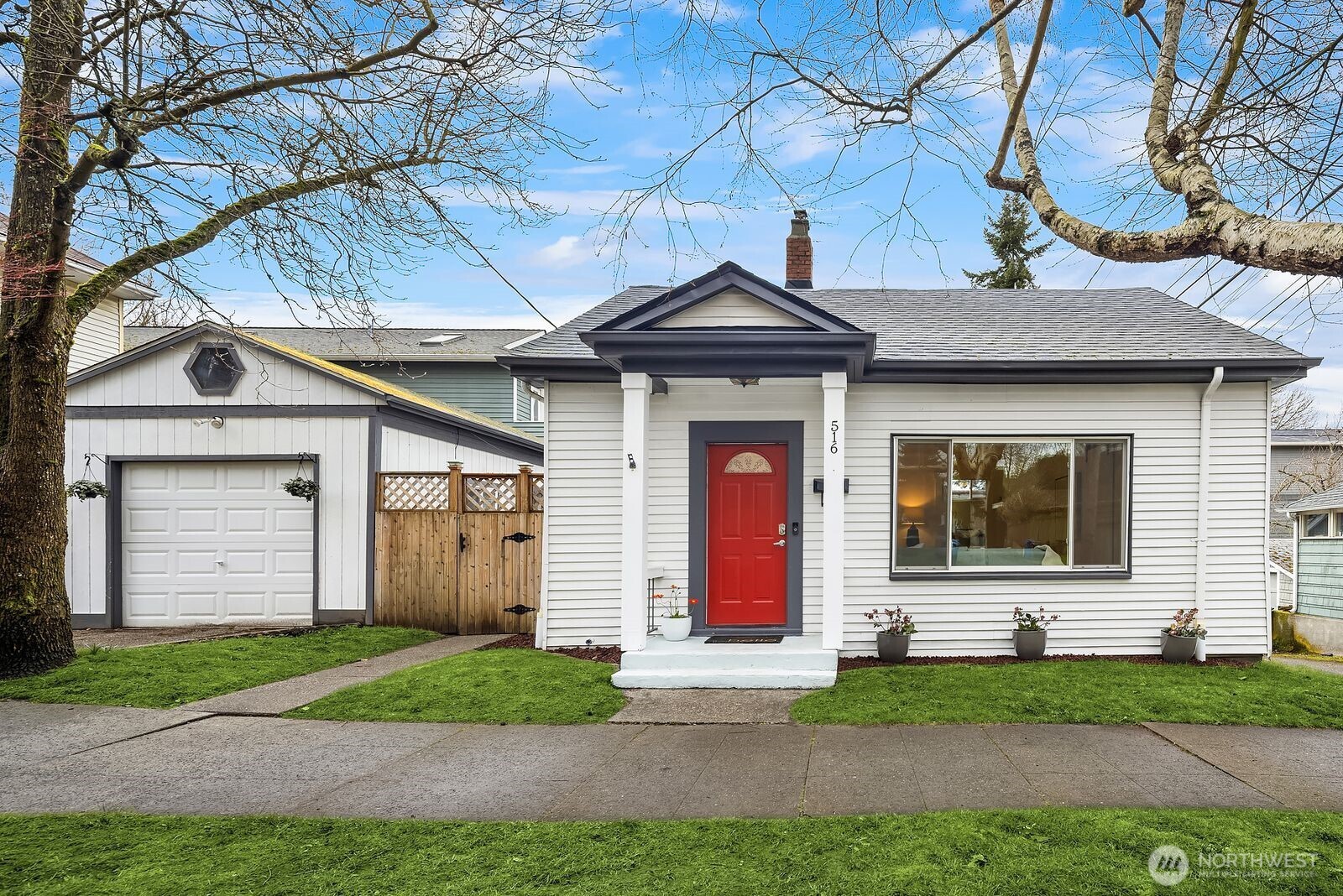 516 West Howe Street Seattle, WA 98119 - Photo 1 of 19