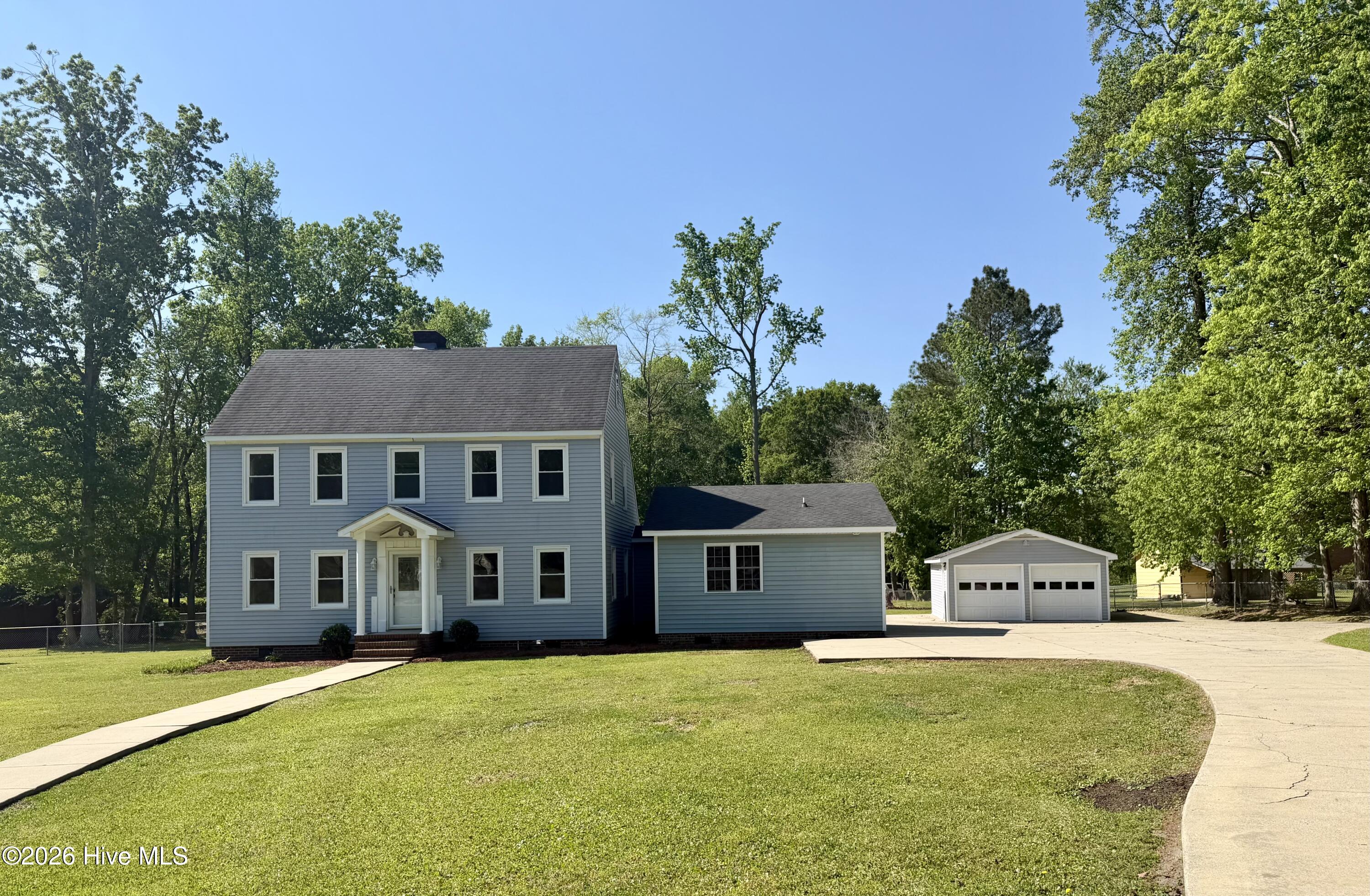 2443 Creekside Dr