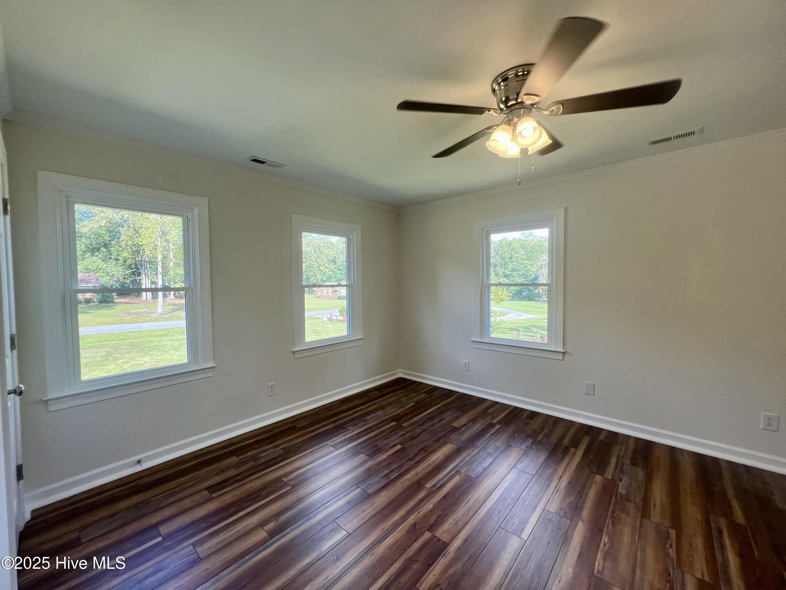 2443 Creekside Road Kinston, NC 28504 - Photo 25 of 41 Great size bedroom with full private bathroom