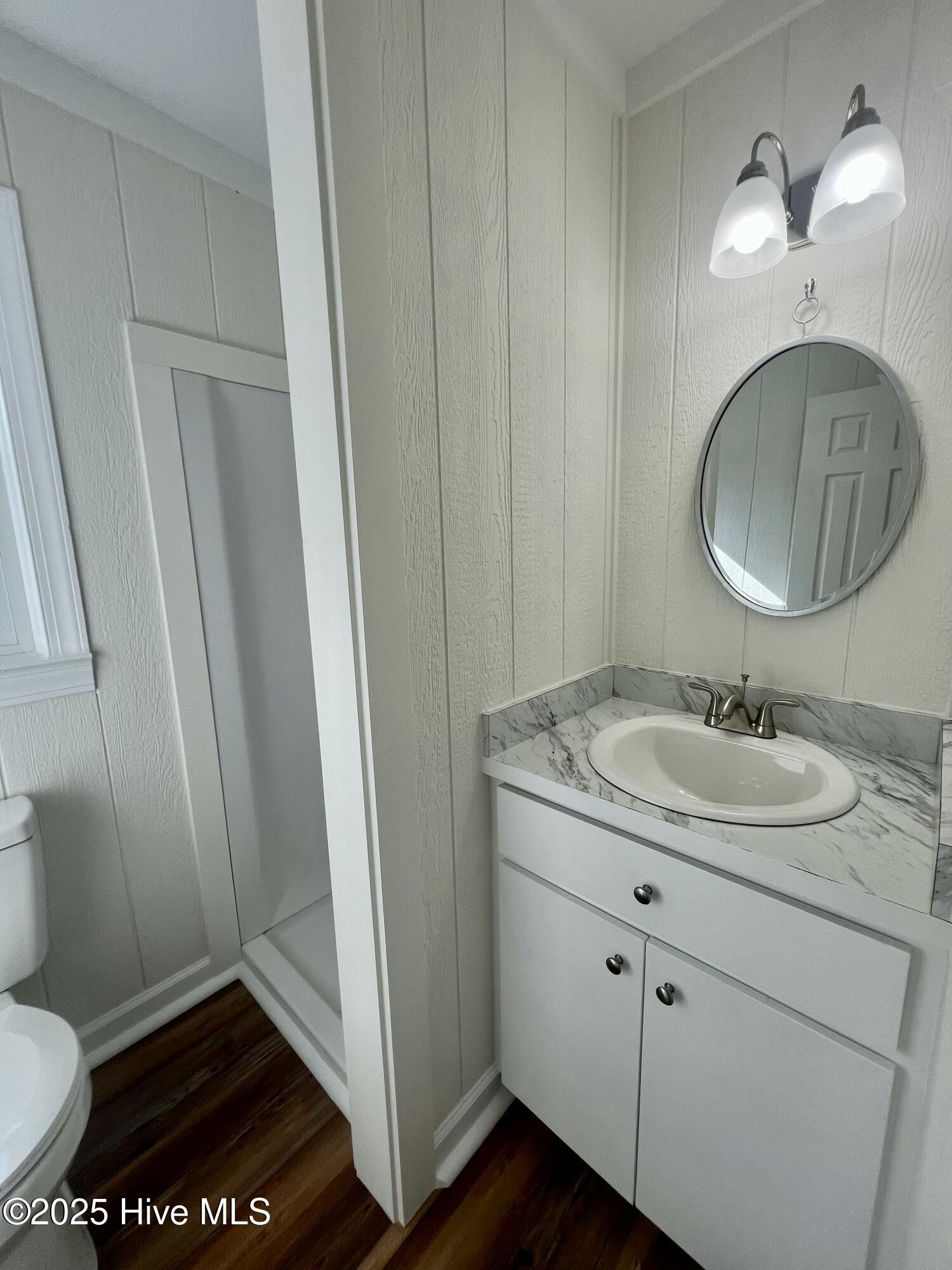 2443 Creekside Road Kinston, NC 28504 - Photo 26 of 41 Upstairs- Full Bathroom