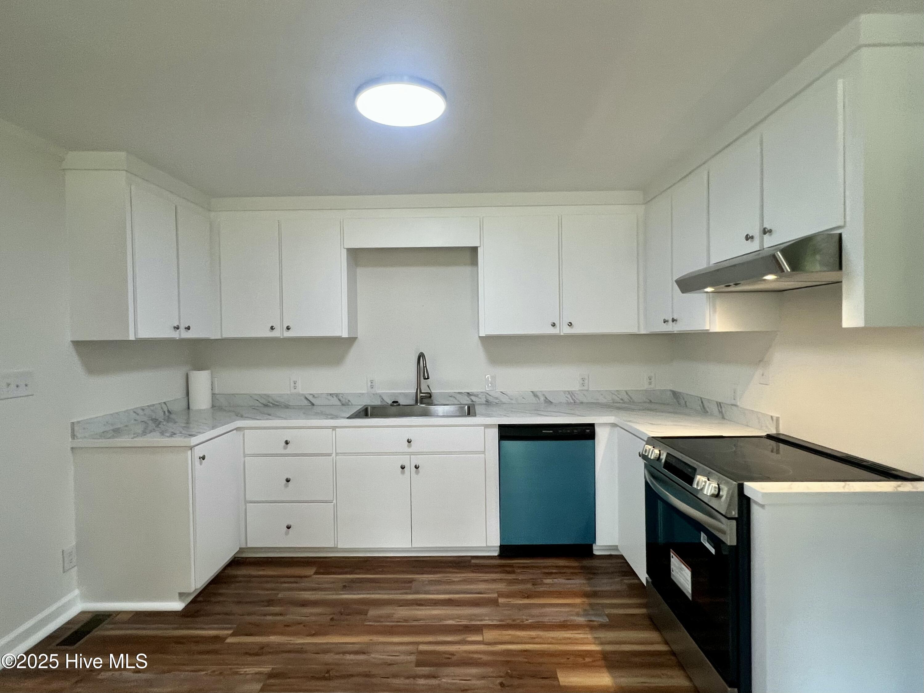 2443 Creekside Road Kinston, NC 28504 - Photo 6 of 41 Spacious Kitchen-new counter tops, cabinets, and appliances