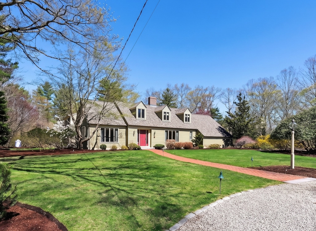 37 Mast Hill Road Hingham, MA 02043 - Photo 1 of 41